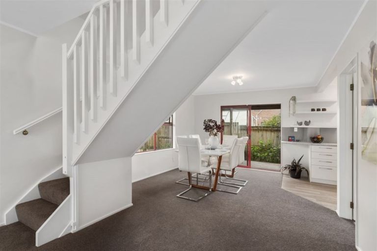 Photo of property in 2/18 Strid Road, Te Atatu South, Auckland, 0610