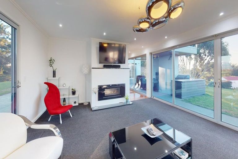 Photo of property in 1122 Rangiotu Road, Rangiotu, Palmerston North, 4477