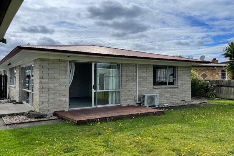Photo of property in 2/25 Scott Road, Papakura, 2110