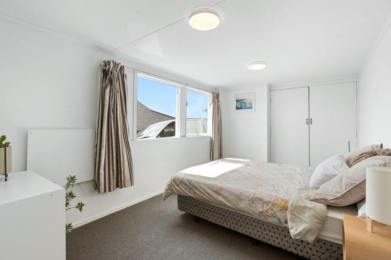 Photo of property in 33 Easther Crescent, Kew, Dunedin, 9012