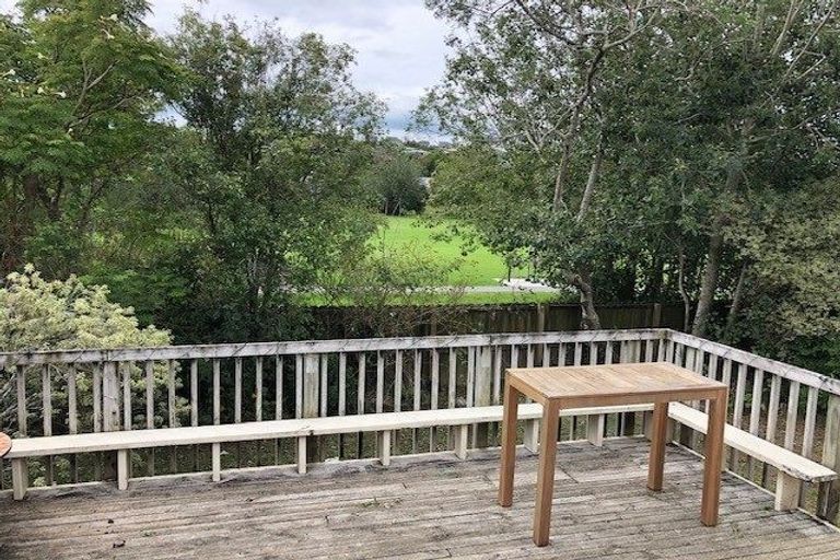 Photo of property in 2/56 Trias Road, Totara Vale, Auckland, 0629