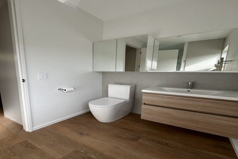 Photo of property in 1 Tanera Crescent, Brooklyn, Wellington, 6021