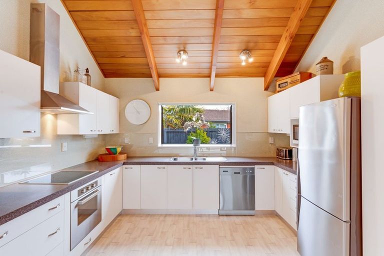 Photo of property in 21 Giles Place, Shirley, Christchurch, 8061