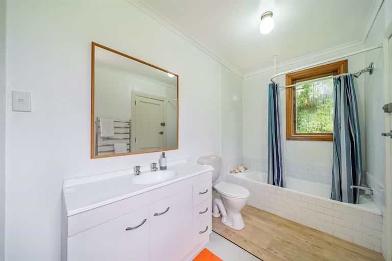 Photo of property in 3 Lillian Street, Belmont, Lower Hutt, 5010