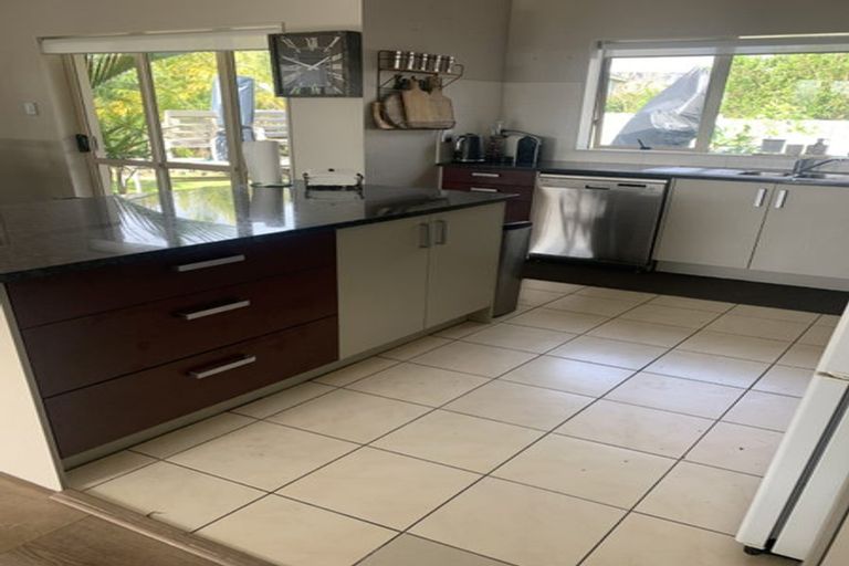 Photo of property in 11a Grainger Road, Te Atatu South, Auckland, 0610