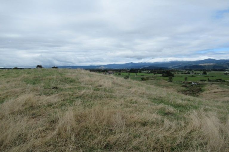 Photo of property in 451 Kuku Beach Road, Kuku, Levin, 5570