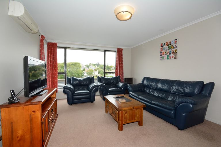 Photo of property in 4 Milford Avenue, Calton Hill, Dunedin, 9012