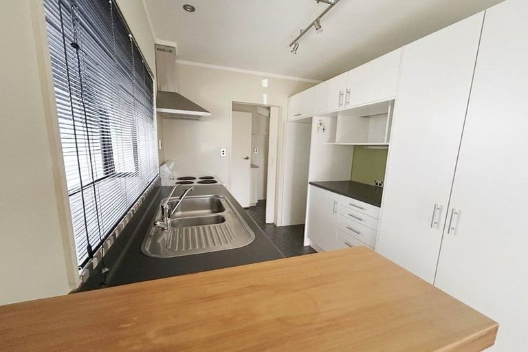 Photo of property in 9 Monarch Grove, Maoribank, Upper Hutt, 5018