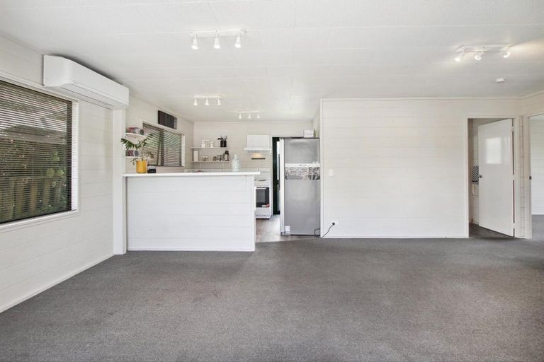 Photo of property in 17a Leaming Place, Clarks Beach, 2122
