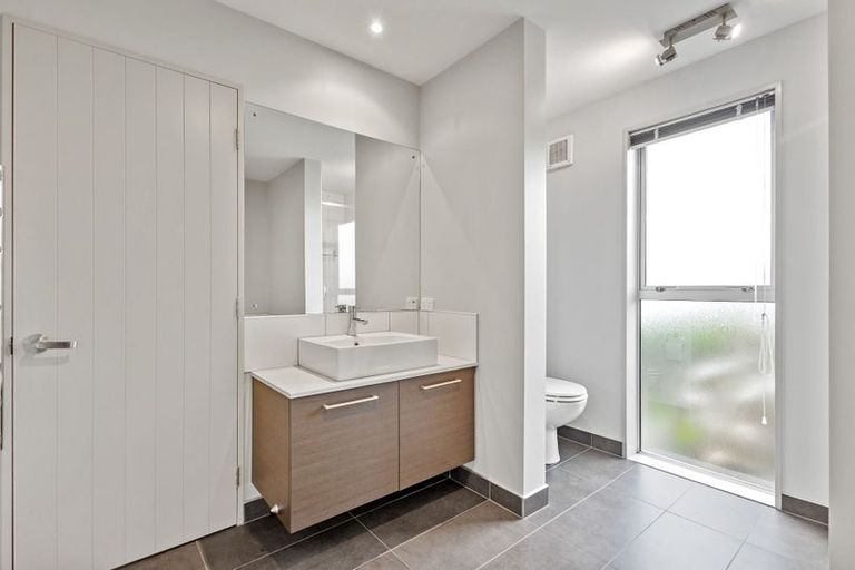 Photo of property in 5 Craigieburn Lane, Mount Pleasant, Christchurch, 8081