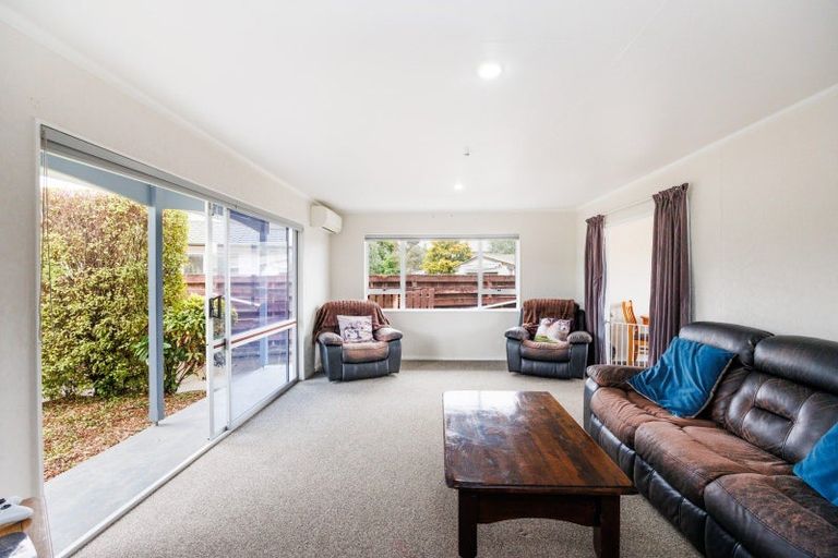 Photo of property in 25 Palliser Place, Milson, Palmerston North, 4414