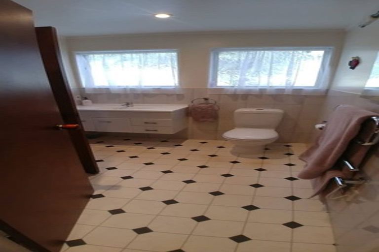 Photo of property in 70a Amapur Drive, Khandallah, Wellington, 6035