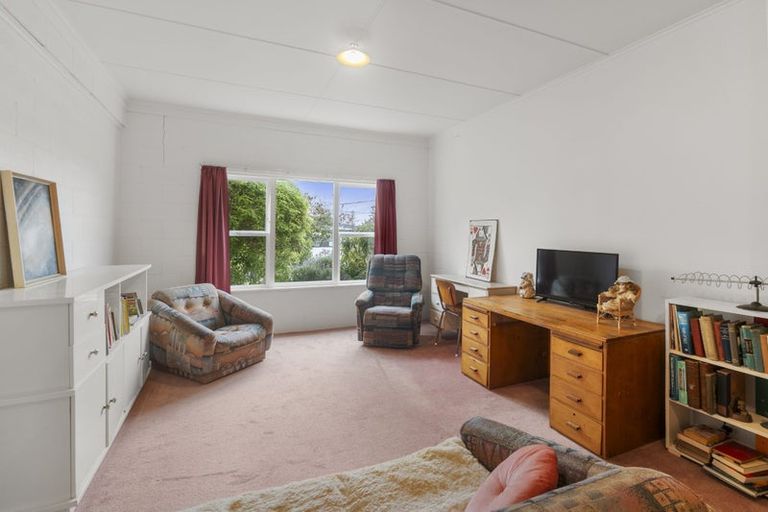 Photo of property in 61 Taylor Road, Mangere Bridge, Auckland, 2022