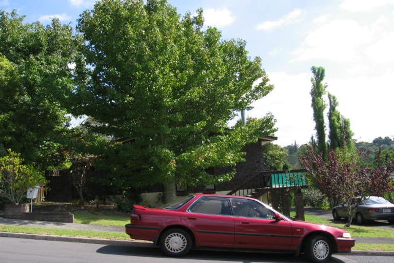 Photo of property in 9 Valdese Rise, Browns Bay, Auckland, 0630