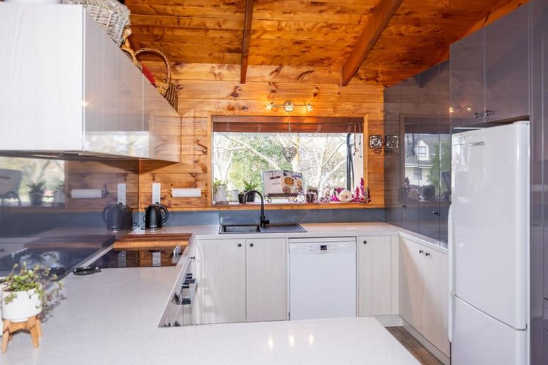 Photo of property in 203 Taylor Avenue, Te Awamutu, 3800