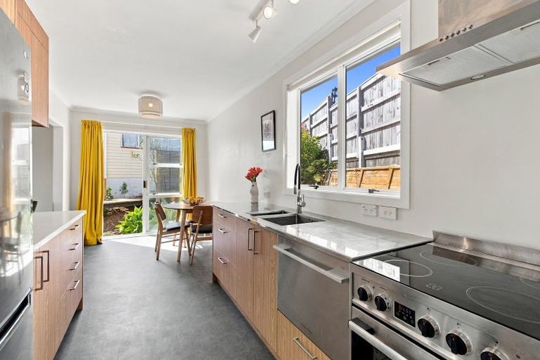 Photo of property in 28 Annandale Street, Lynmouth, New Plymouth, 4310