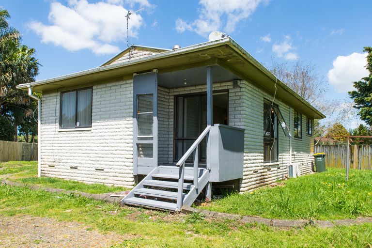 Photo of property in 20 Pukeroa Place, Papakura, 2110