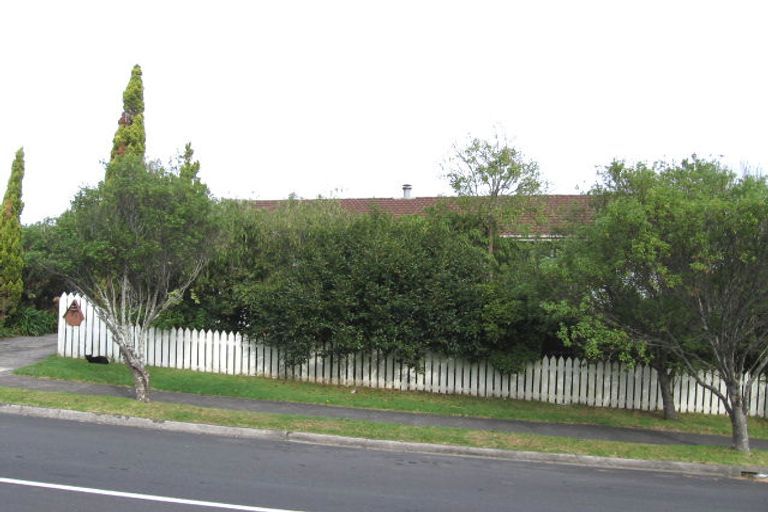 Photo of property in 17 Buisson Glade, West Harbour, Auckland, 0618