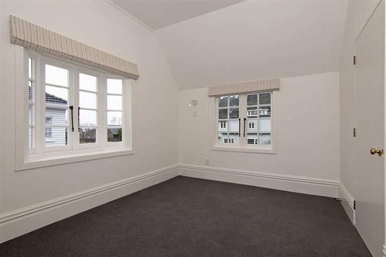 Photo of property in 21 Cheviot Road, Lowry Bay, Lower Hutt, 5013