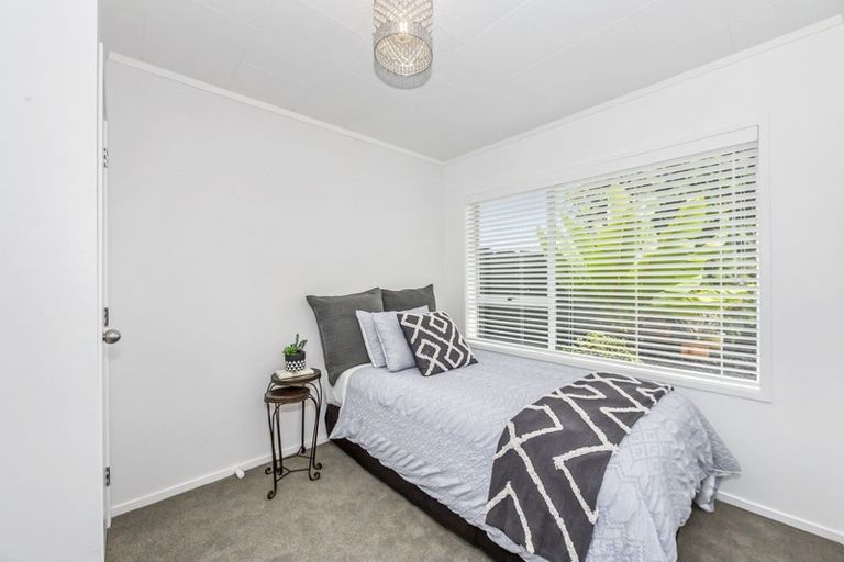Photo of property in 1/83 Centreway Road, Orewa, 0931