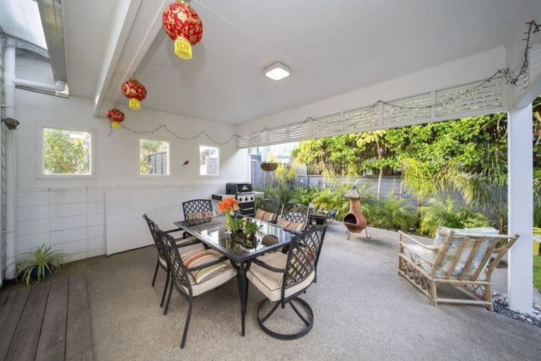 Photo of property in 16 Links Drive, Waiwhakaiho, New Plymouth, 4312