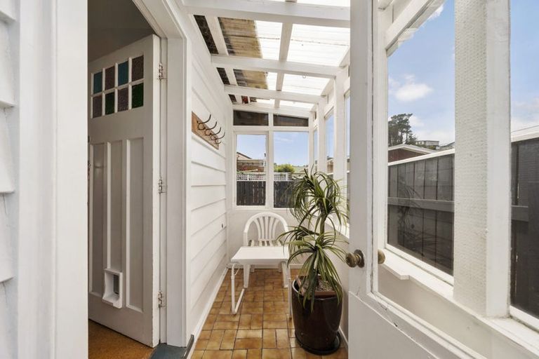 Photo of property in 77 Rotherham Terrace, Miramar, Wellington, 6022