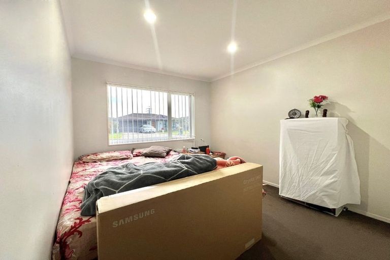 Photo of property in 15 Yatterina Avenue, Takanini, 2112