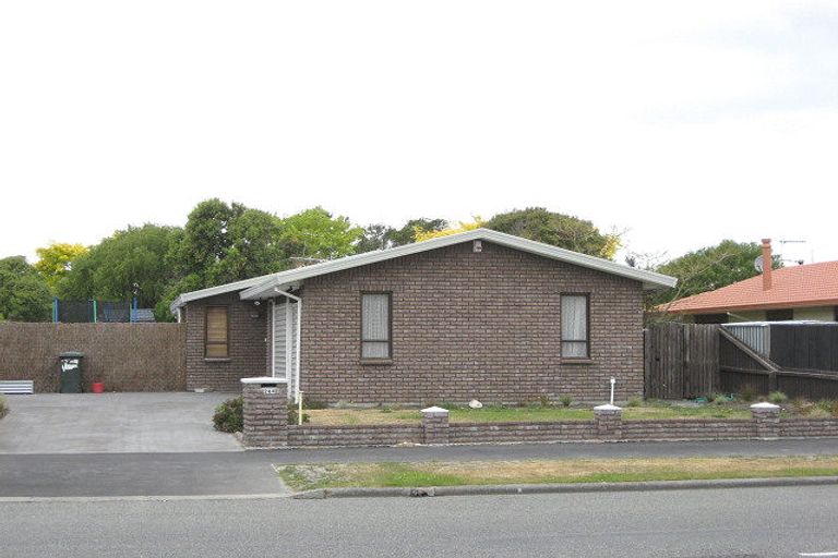 Photo of property in 244 Queenspark Drive, Parklands, Christchurch, 8083