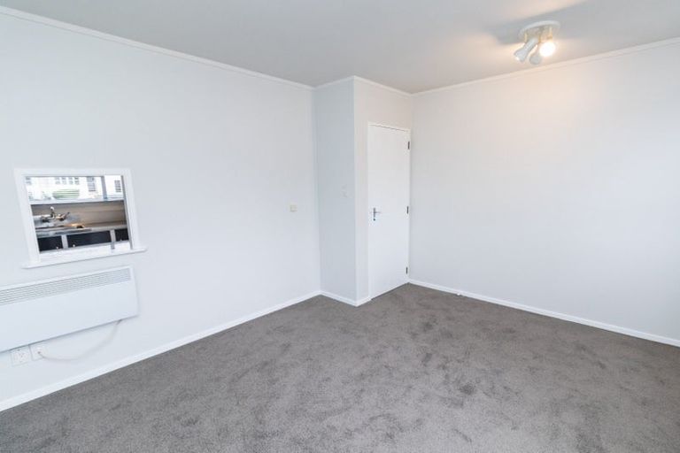 Photo of property in 5 Hawker Street, Mount Victoria, Wellington, 6011
