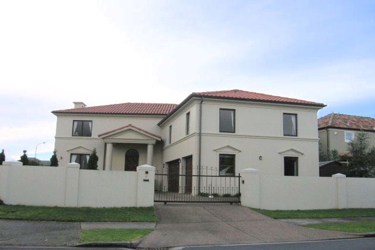 Photo of property in 2 Fairfield Lane, East Tamaki Heights, Auckland, 2016