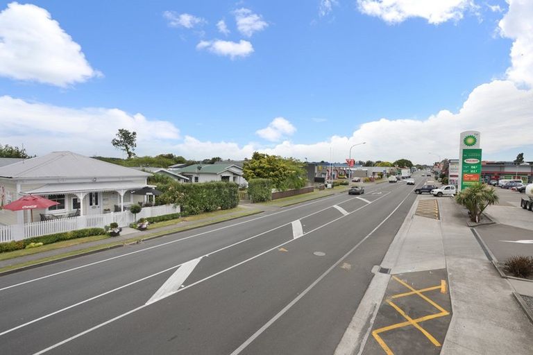 Photo of property in 89 Bridge Street, Bulls, 4818