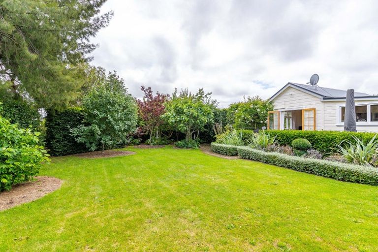 Photo of property in 120 Regent Street, Martinborough, 5711