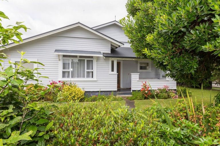 Photo of property in 5 Alexandra Street, Dannevirke, 4930