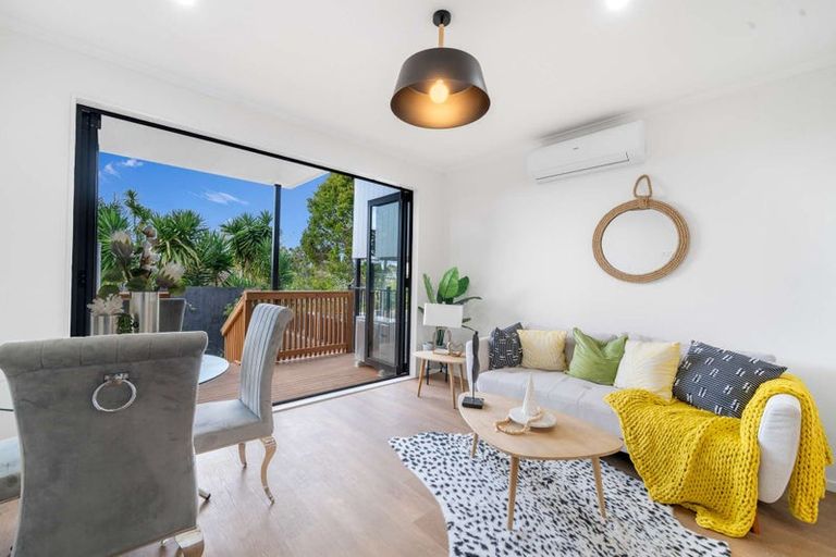 Photo of property in 3/32 Brandon Road, Glen Eden, Auckland, 0602