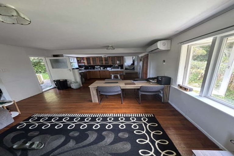 Photo of property in 107 Parkvale Road, Karori, Wellington, 6012