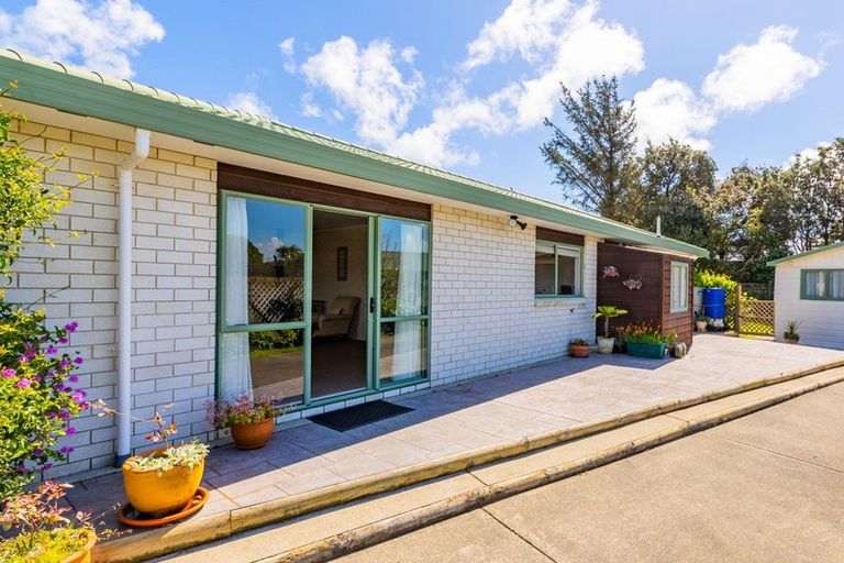 Photo of property in 7 Tobys Way, Waikanae Beach, Waikanae, 5036