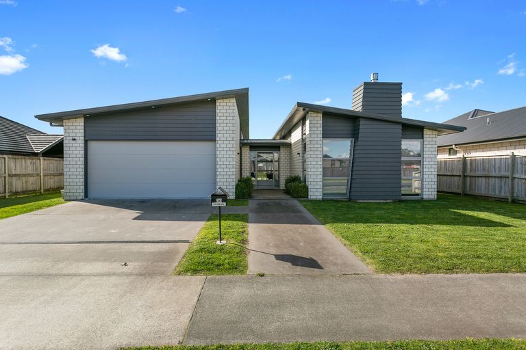 Photo of property in 30 Tulip Drive, Cambridge, 3434