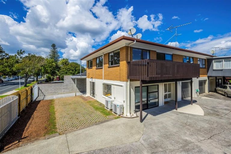 Photo of property in 1/53 Butley Drive, Farm Cove, Auckland, 2012