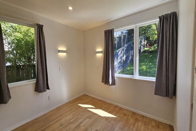 Photo of property in 5 Mcphail Street, Birkdale, Auckland, 0626