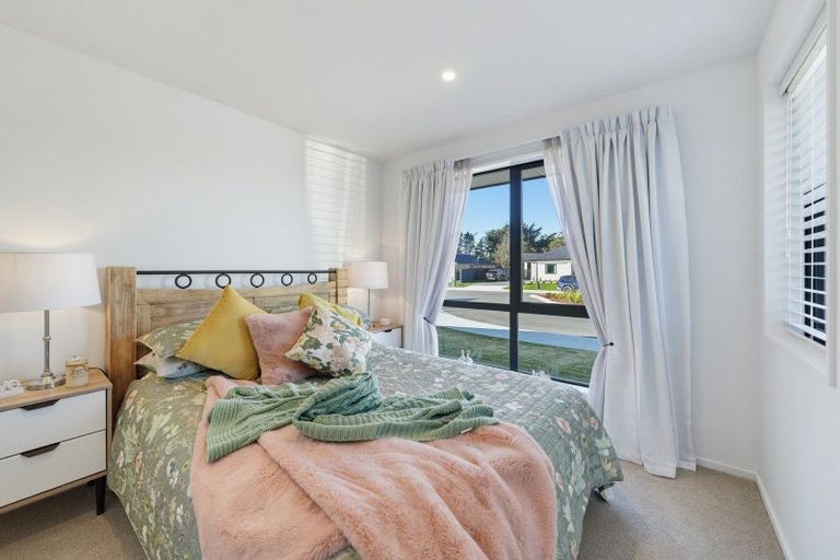 Photo of property in 16 Cam Mill Place, Rangiora, 7400