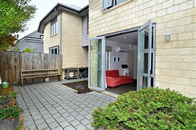 Photo of property in 90b Mandeville Street, Riccarton, Christchurch, 8011