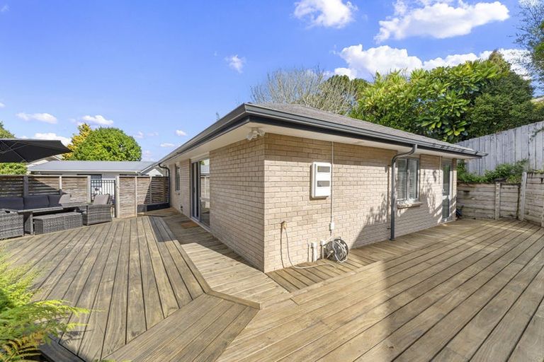 Photo of property in 5b Nielsen Place, Massey, Auckland, 0614