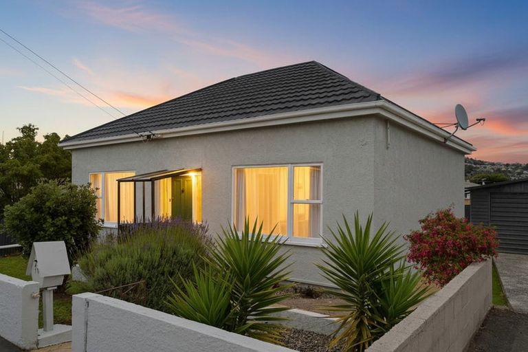 Photo of property in 17 Burns Street, South Dunedin, Dunedin, 9012