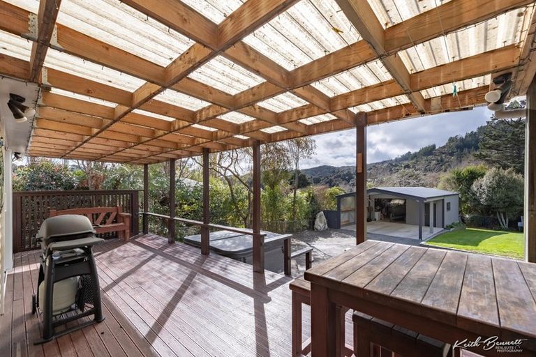 Photo of property in 29 Jocelyn Crescent, Pinehaven, Upper Hutt, 5019
