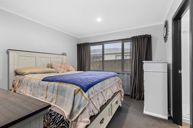 Photo of property in 139b Wainuiomata Road, Wainuiomata, Lower Hutt, 5014