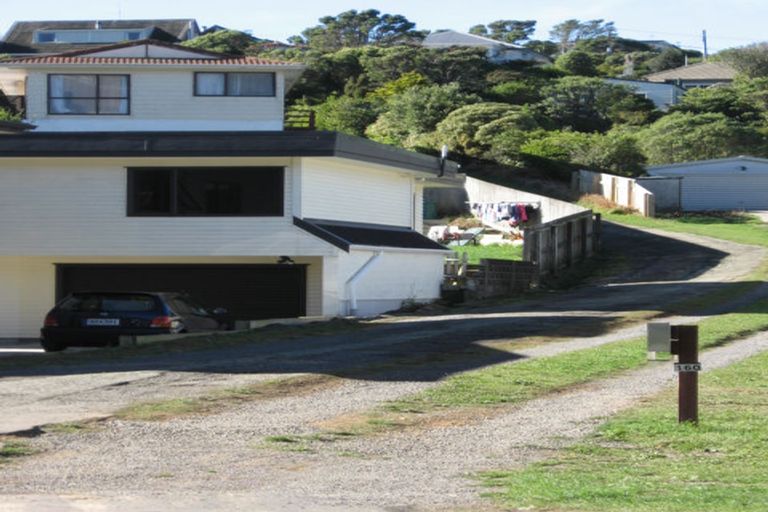 Photo of property in 162 Newlands Road, Newlands, Wellington, 6037