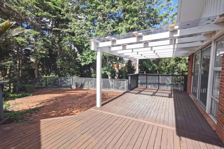 Photo of property in 1/10 Rotoiti Avenue, Pakuranga Heights, Auckland, 2010