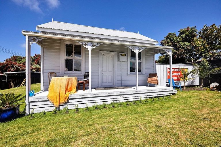 Photo of property in 10 Lincoln Street, Patea, 4520