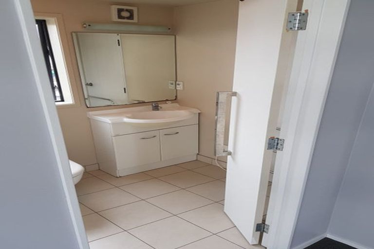 Photo of property in 1a/8 Crown Lynn Place, New Lynn, Auckland, 0600