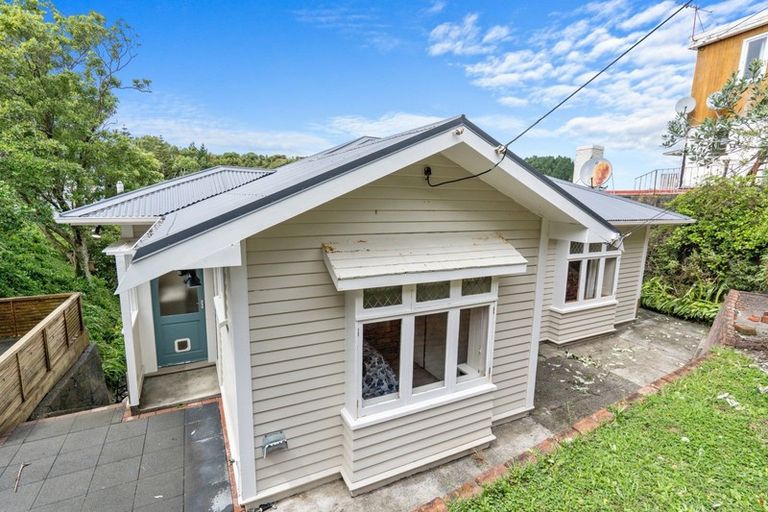 Photo of property in 25 Mccoll Street, Vogeltown, Wellington, 6021